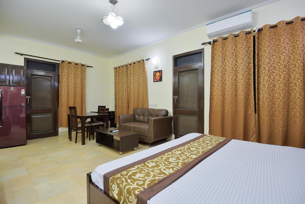 Bedchambers Serviced Apartments, Sushant Lok Гургаон Екстериор снимка