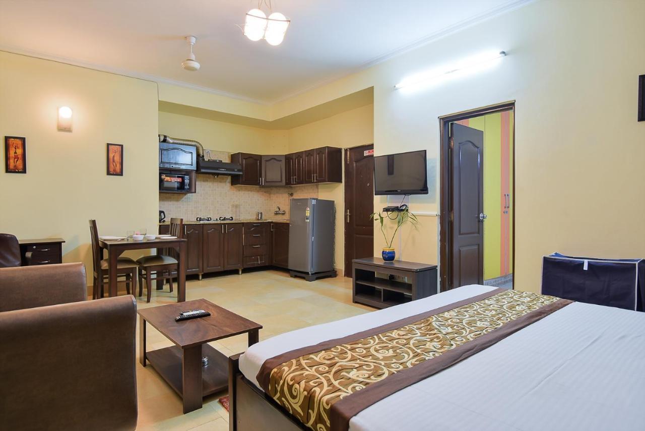 Bedchambers Serviced Apartments, Sushant Lok Гургаон Екстериор снимка